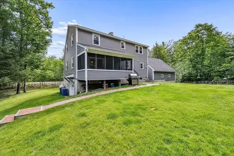17 Almeda Lane Hooksett NH 03106