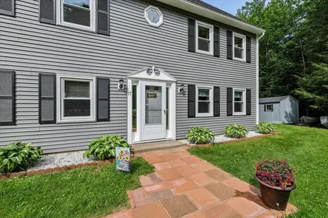 17 Almeda Lane Hooksett NH 03106