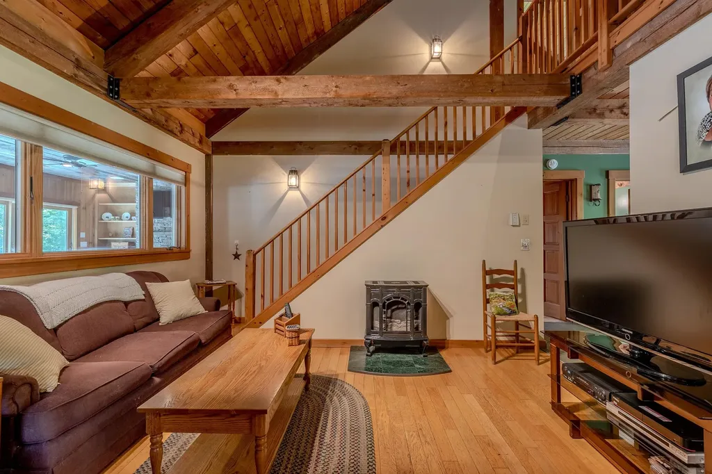 99 Holly's Way Rupert VT 05776