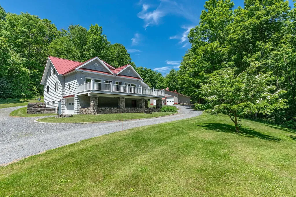 99 Holly's Way Rupert VT 05776