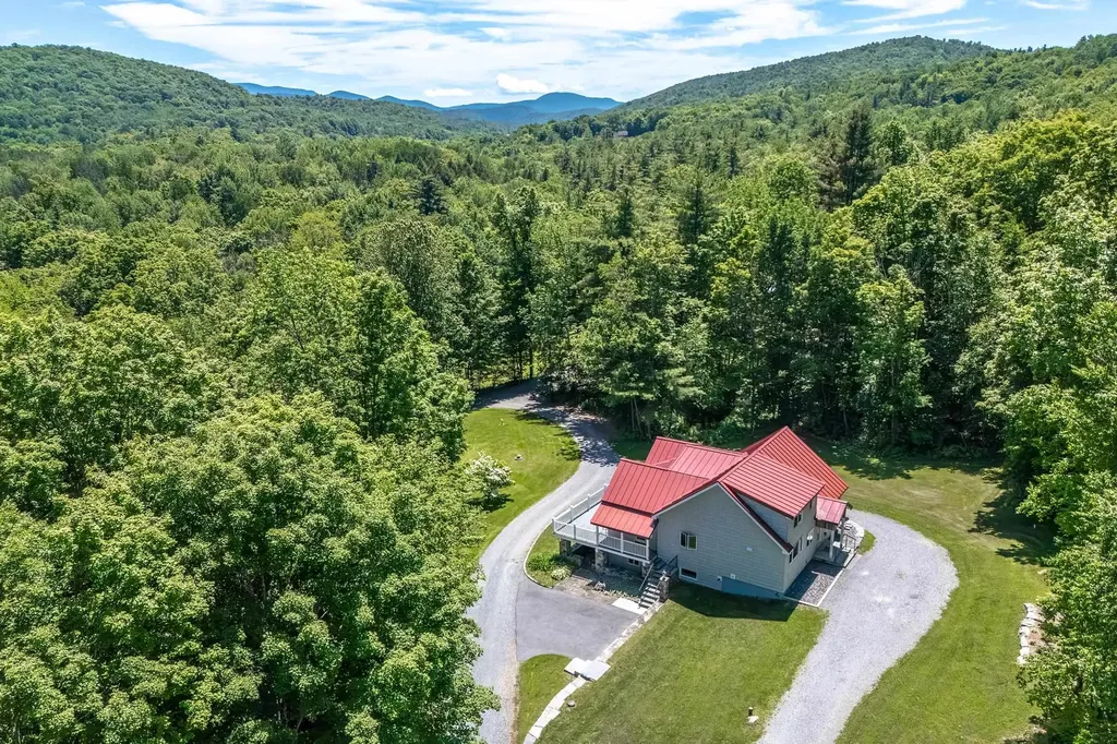 99 Holly's Way Rupert VT 05776