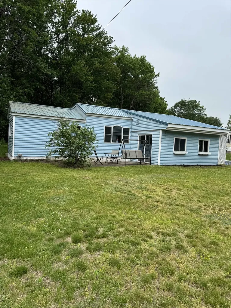 34 Ponderosa Avenue Nashua NH 03062