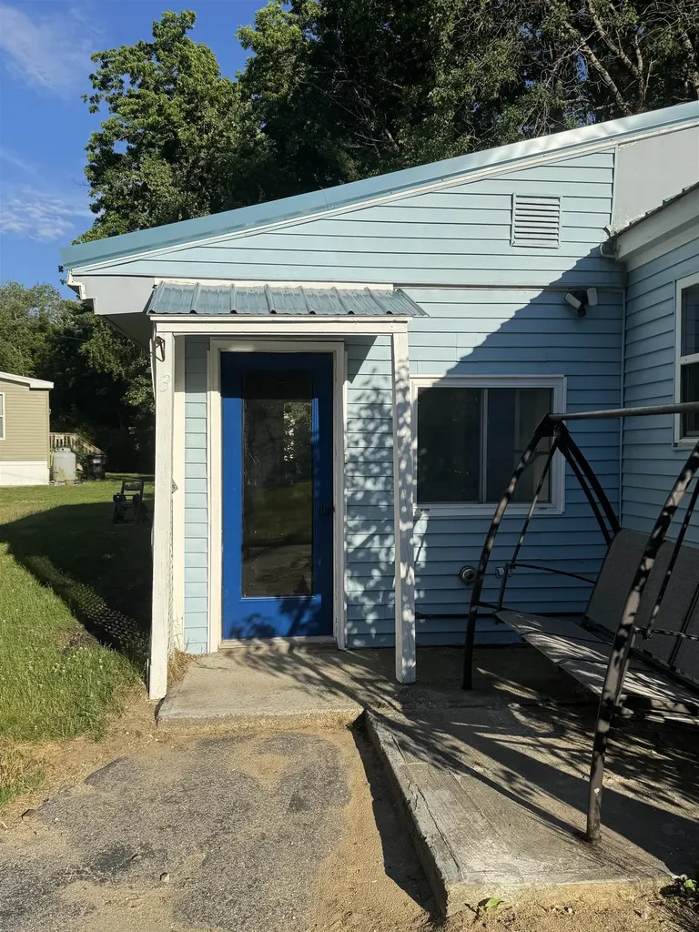34 Ponderosa Avenue Nashua NH 03062