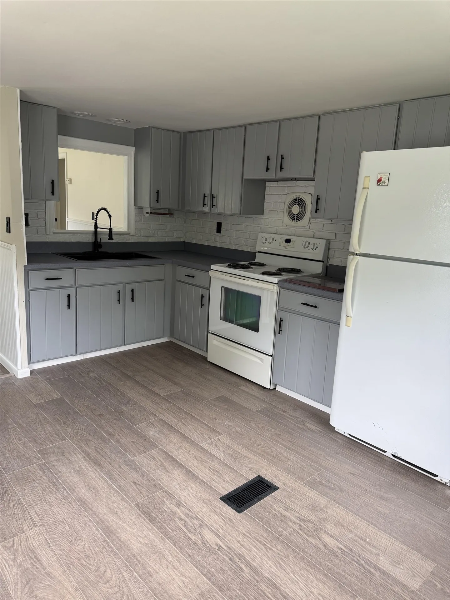 34 Ponderosa Avenue Nashua NH 03062