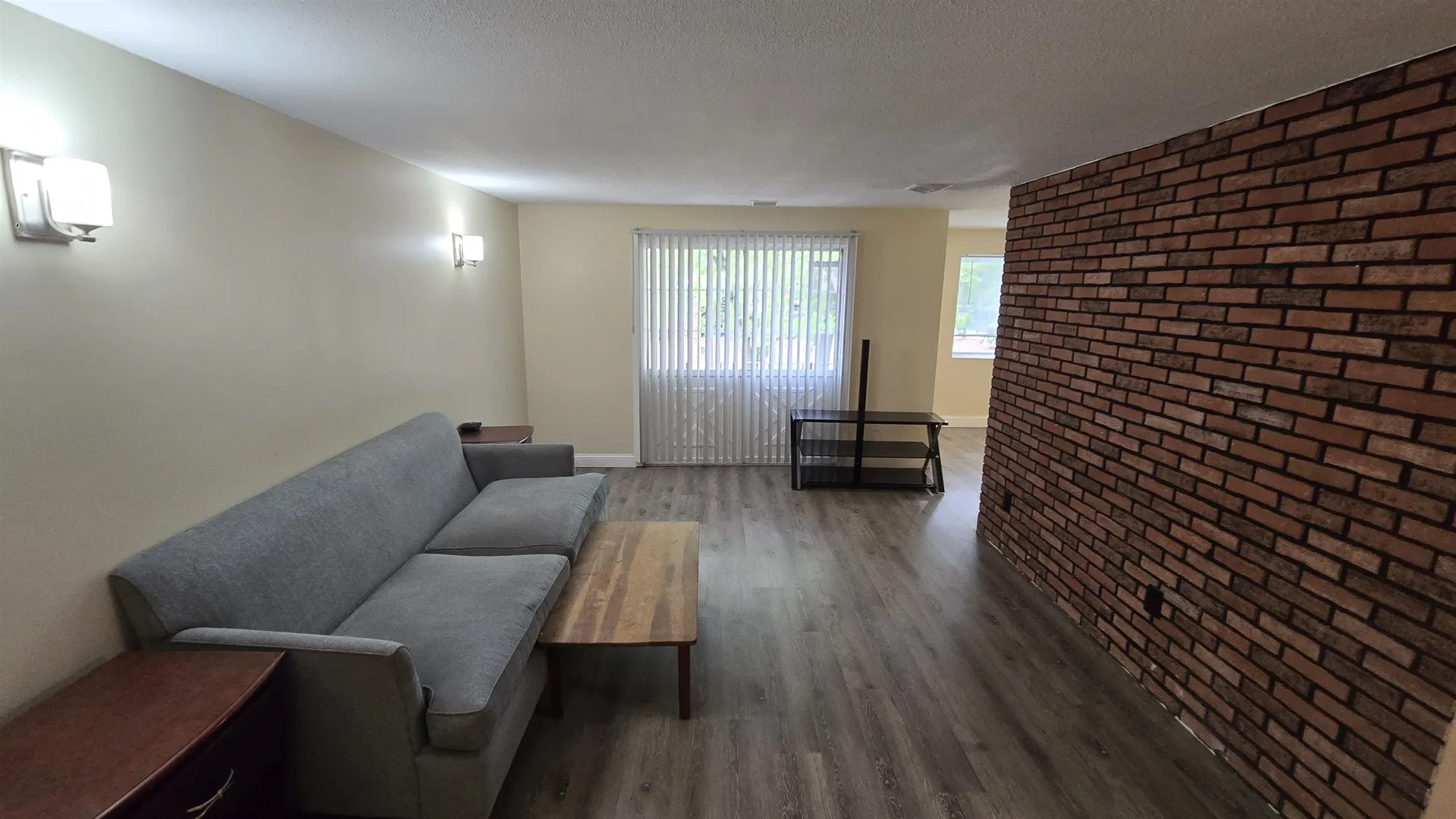 6 Louisburg Square Nashua NH 03060