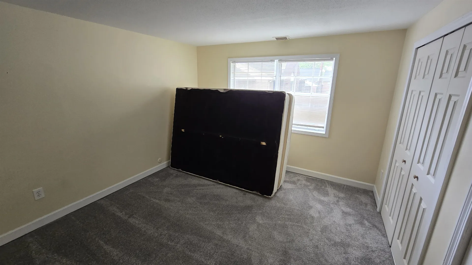 6 Louisburg Square Nashua NH 03060