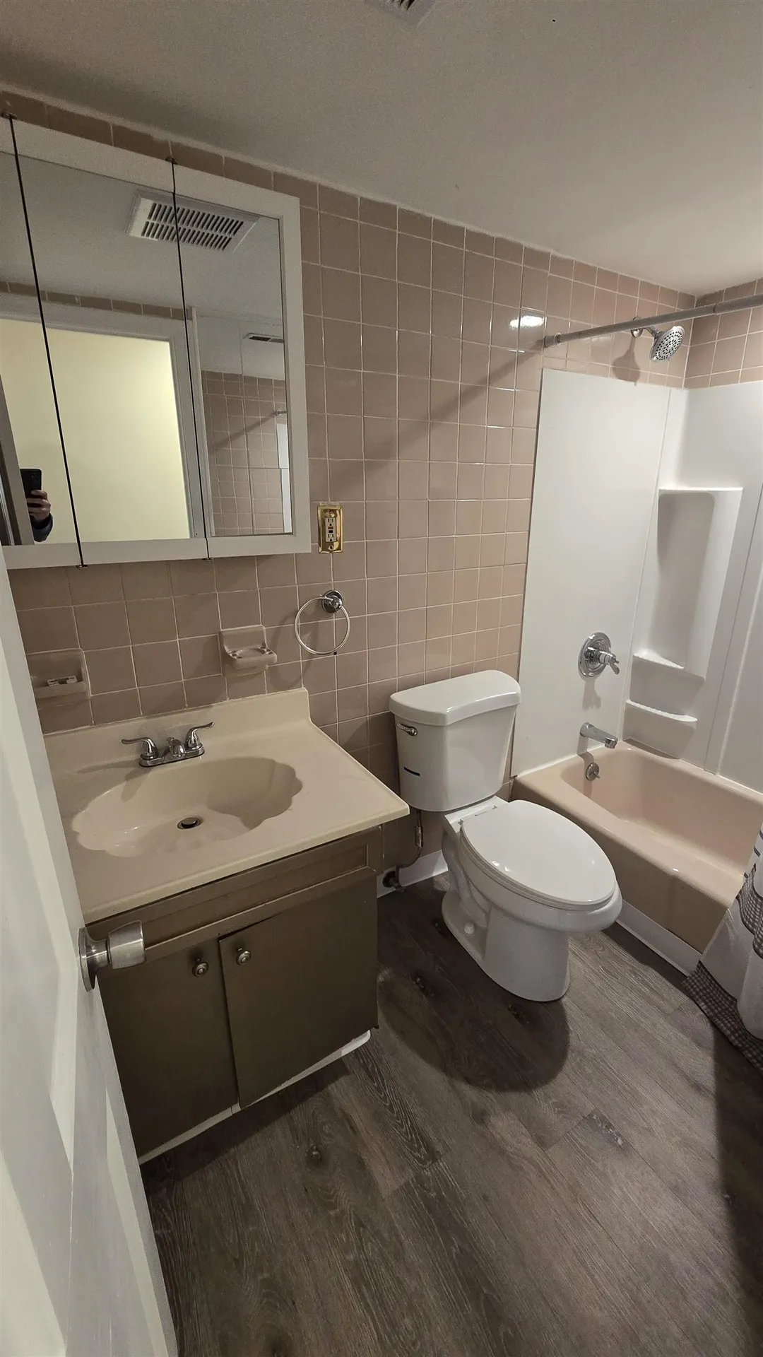 6 Louisburg Square Nashua NH 03060