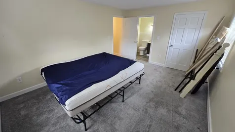 6 Louisburg Square Nashua NH 03060