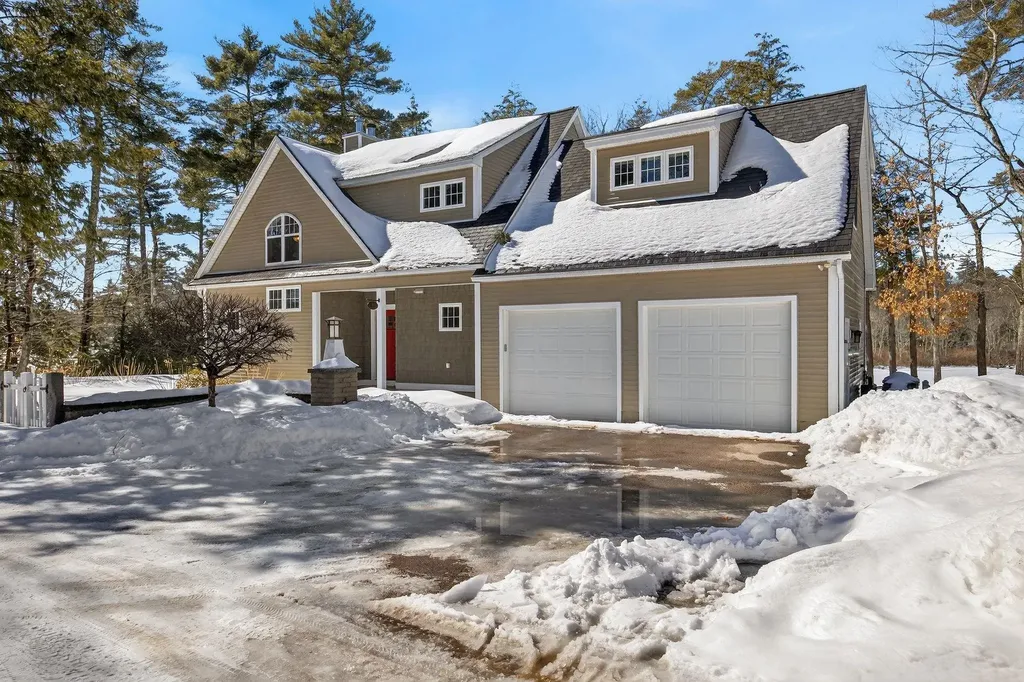 10 Clark Island Road Amherst NH 03031