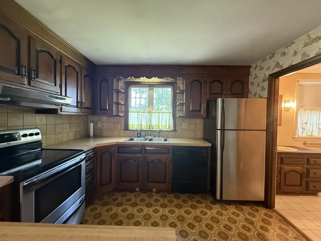 11 Foster Avenue Manchester NH 03103