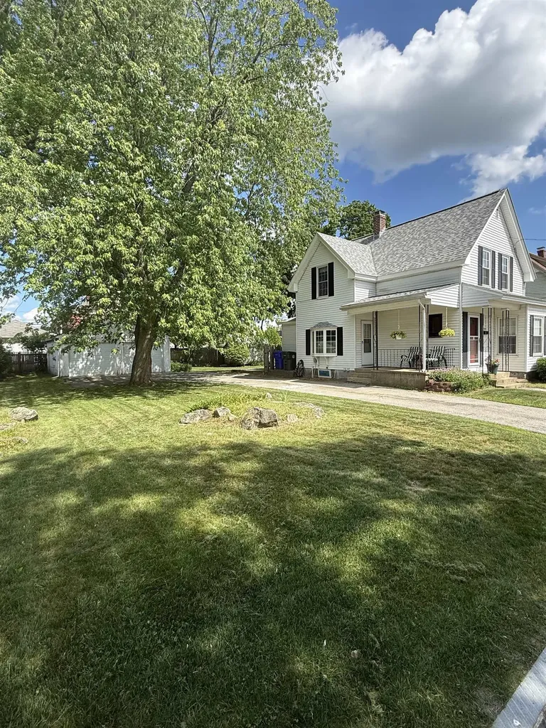 11 Foster Avenue Manchester NH 03103
