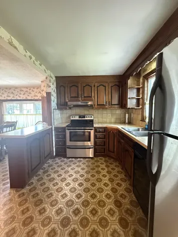 11 Foster Avenue Manchester NH 03103