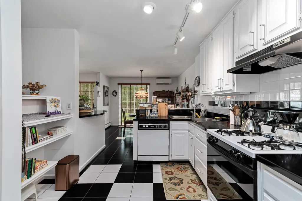 26 Lake Forest Drive Burlington VT 05401