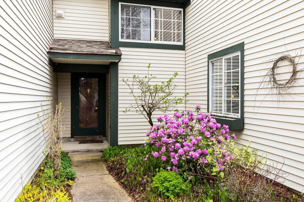 26 Lake Forest Drive Burlington VT 05401