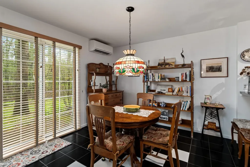 26 Lake Forest Drive Burlington VT 05401