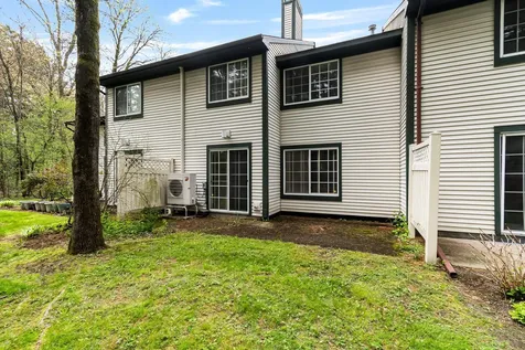 26 Lake Forest Drive Burlington VT 05401