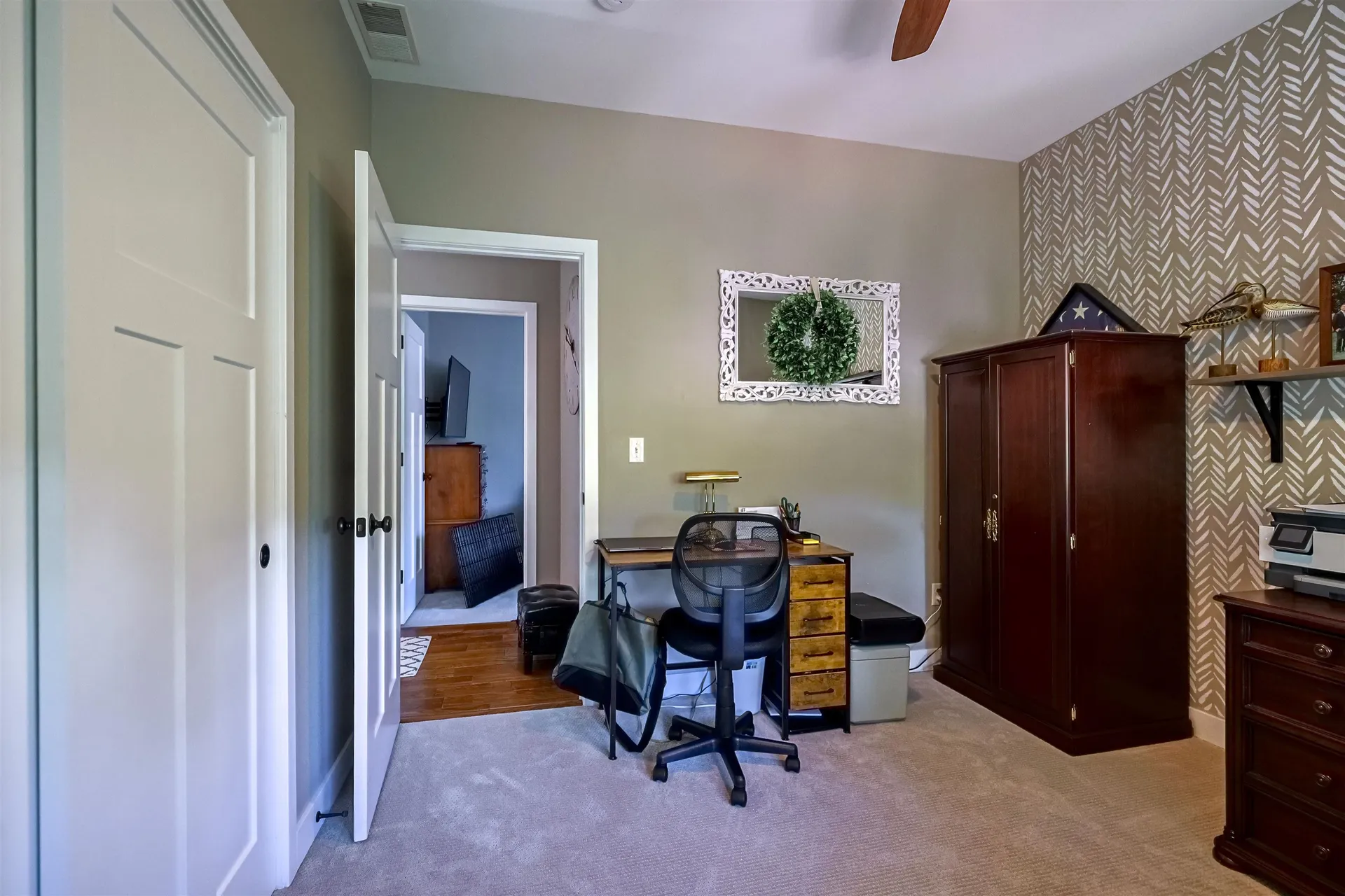 25 Redwood Way Manchester NH 03102