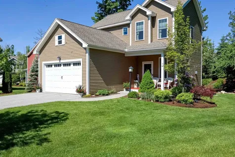 25 Redwood Way Manchester NH 03102