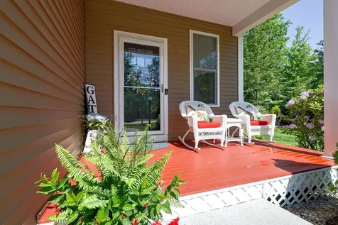 25 Redwood Way Manchester NH 03102