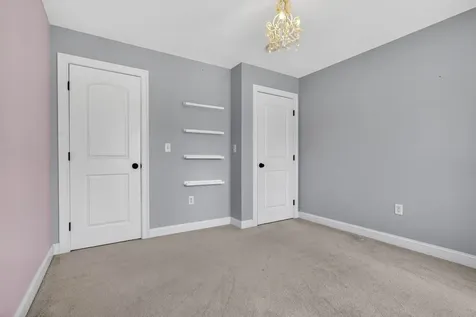 75 Mcduffie Street Manchester NH 03102