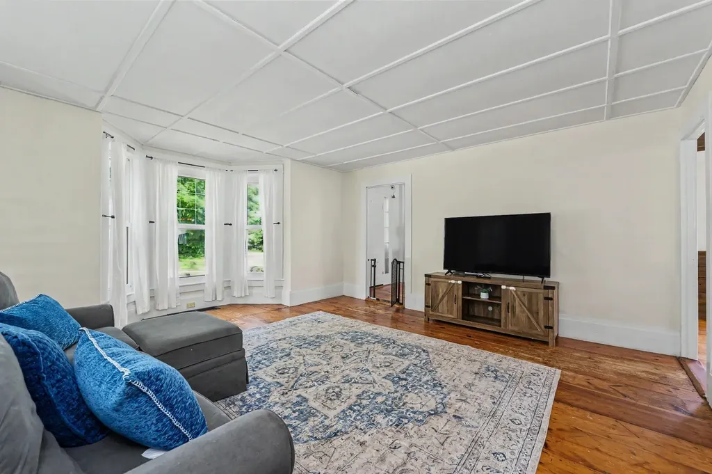 15 Depot Road East Kingston NH 03827