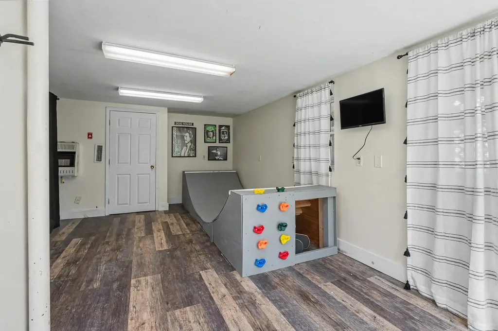 15 Depot Road East Kingston NH 03827