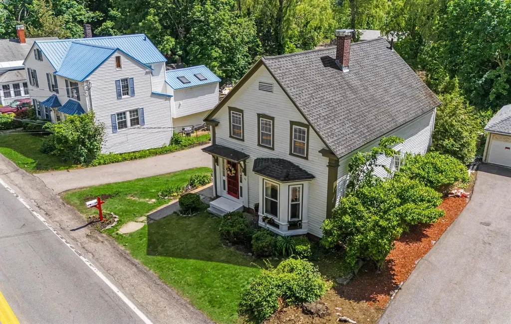 15 Depot Road East Kingston NH 03827