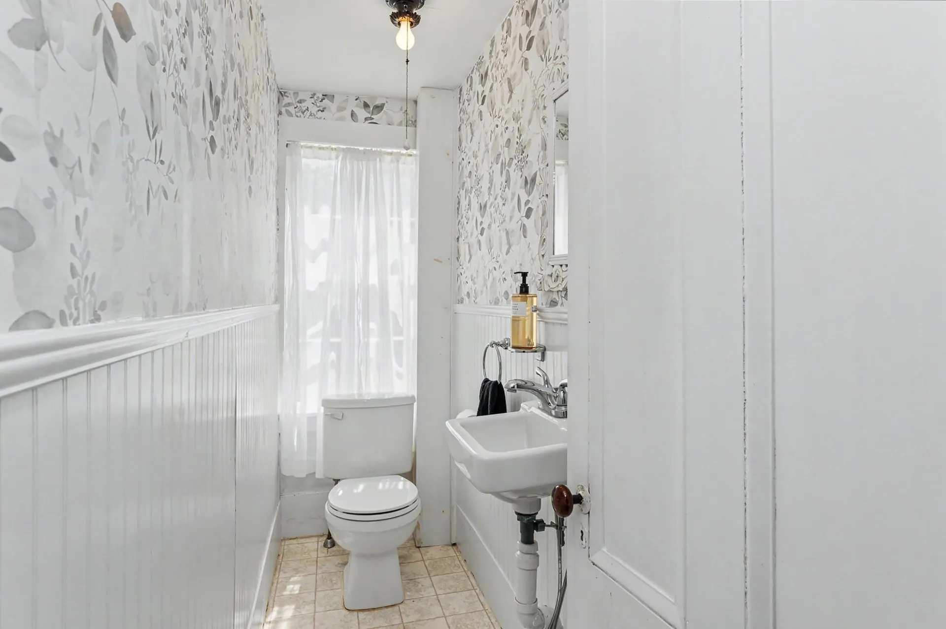 15 Depot Road East Kingston NH 03827
