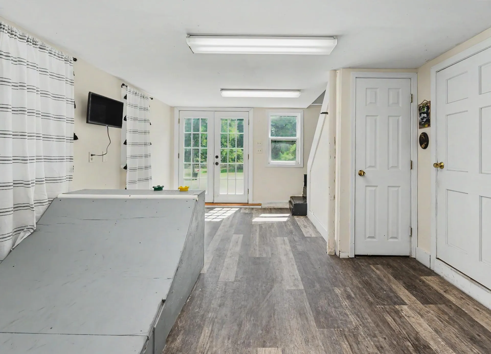 15 Depot Road East Kingston NH 03827