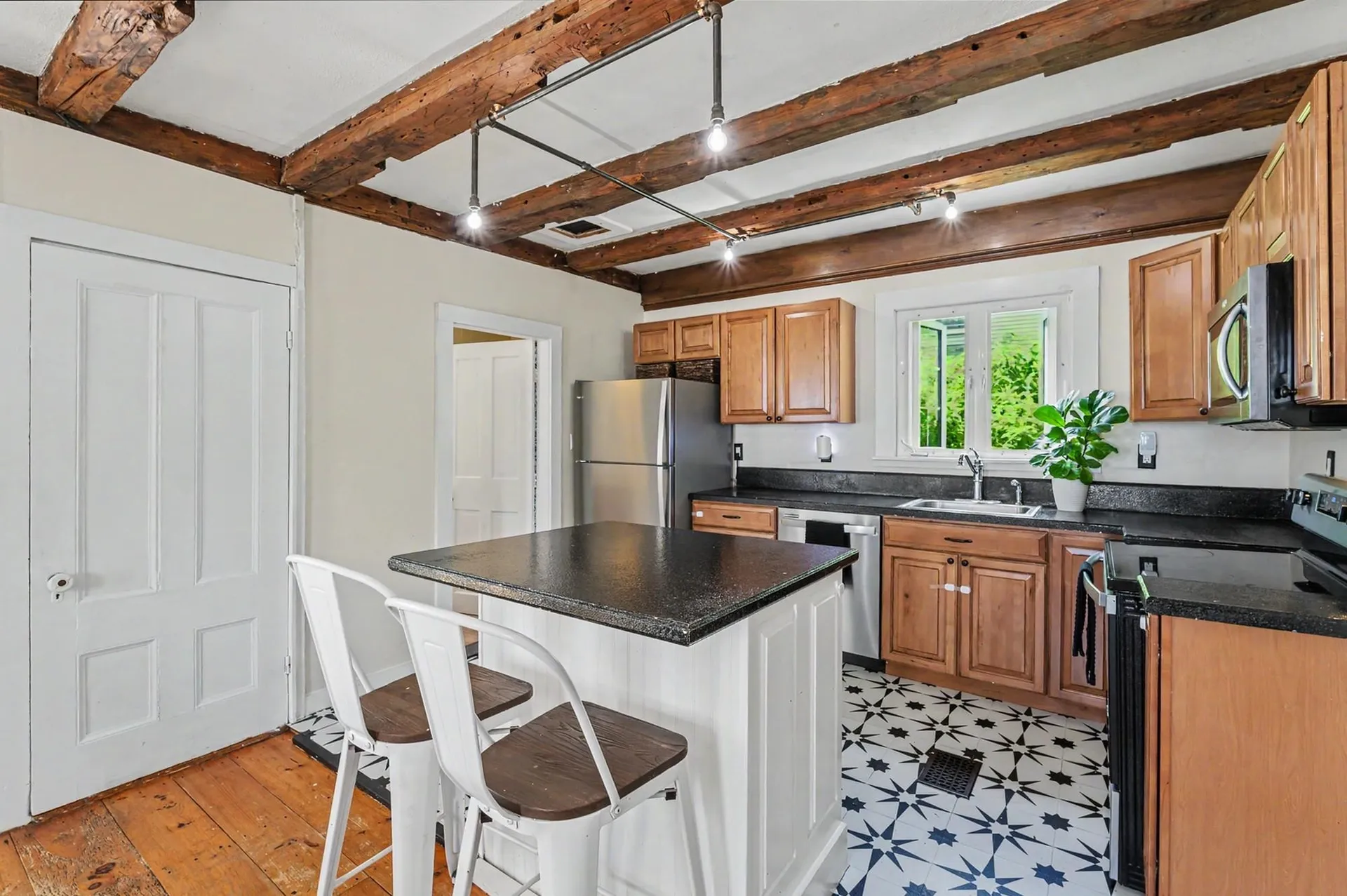 15 Depot Road East Kingston NH 03827