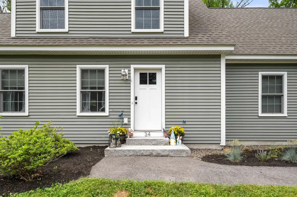 34 Crawley Falls Road Brentwood NH 03833