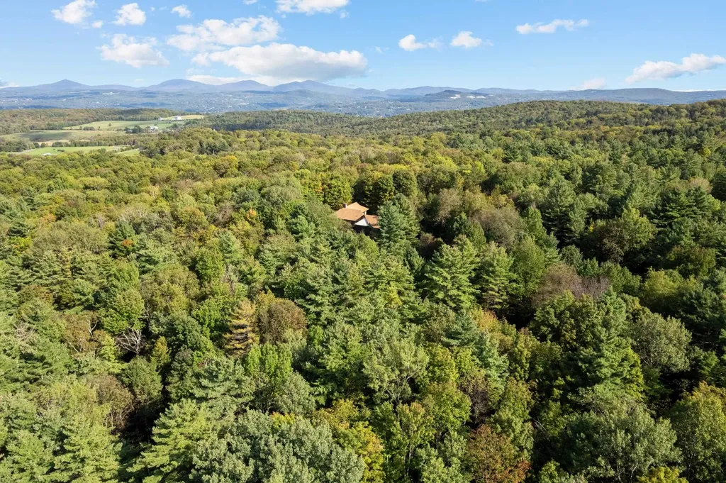 1570 East Road Berlin VT 05641
