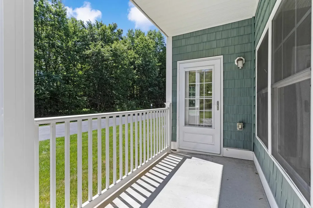 65 Hawthorne Drive Bedford NH 03110