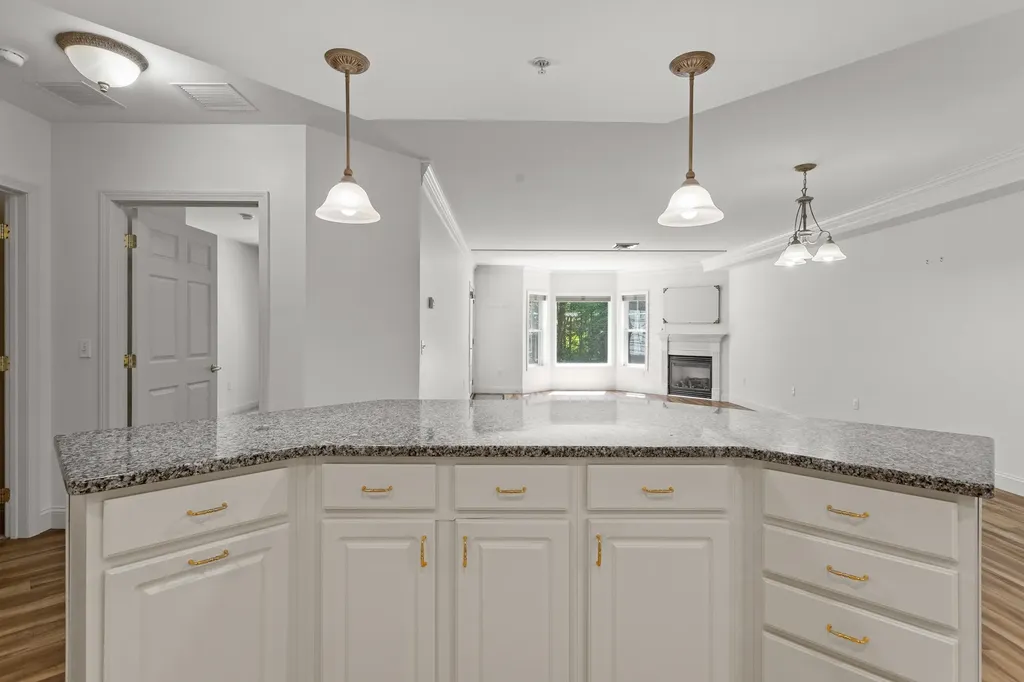 65 Hawthorne Drive Bedford NH 03110