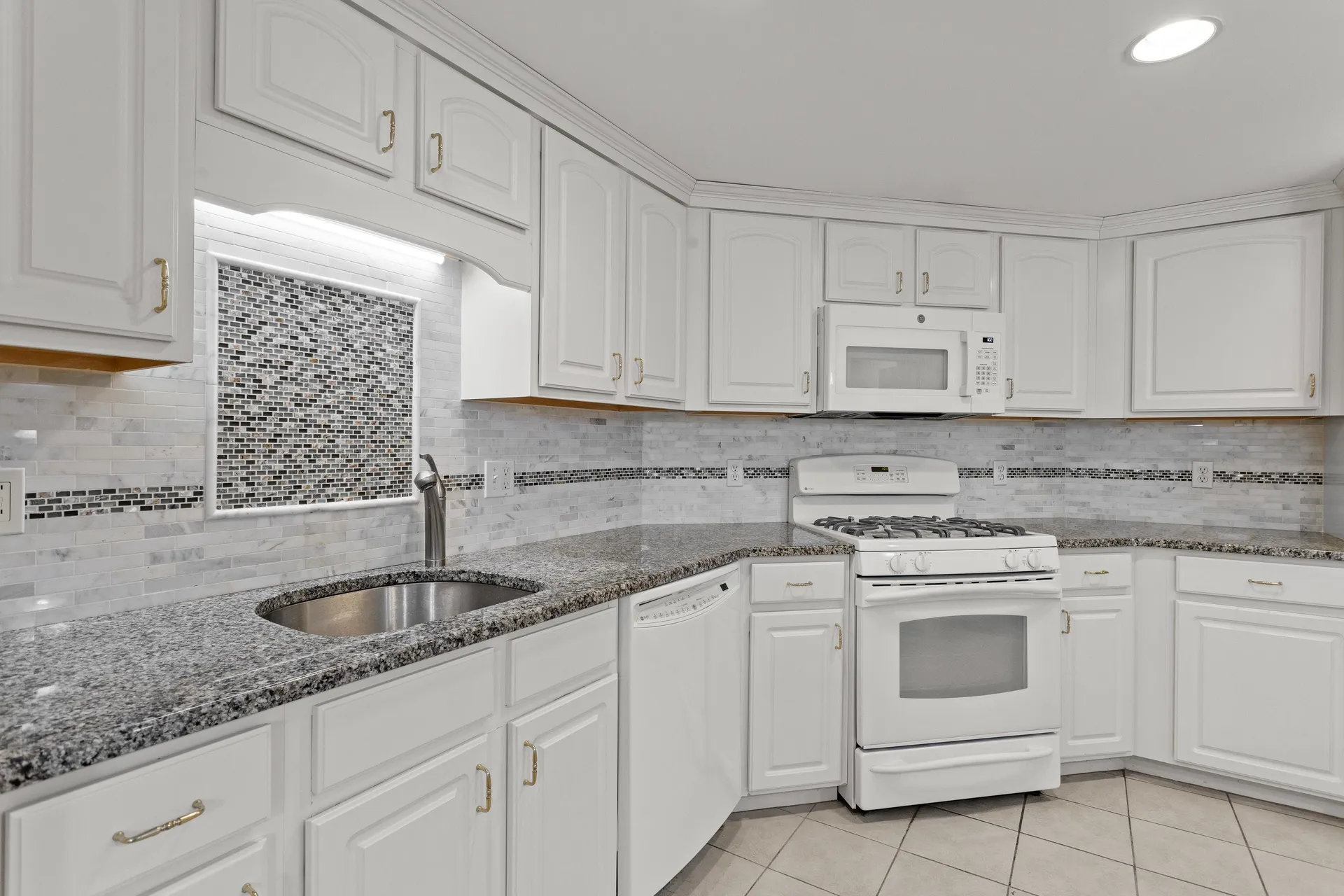 65 Hawthorne Drive Bedford NH 03110