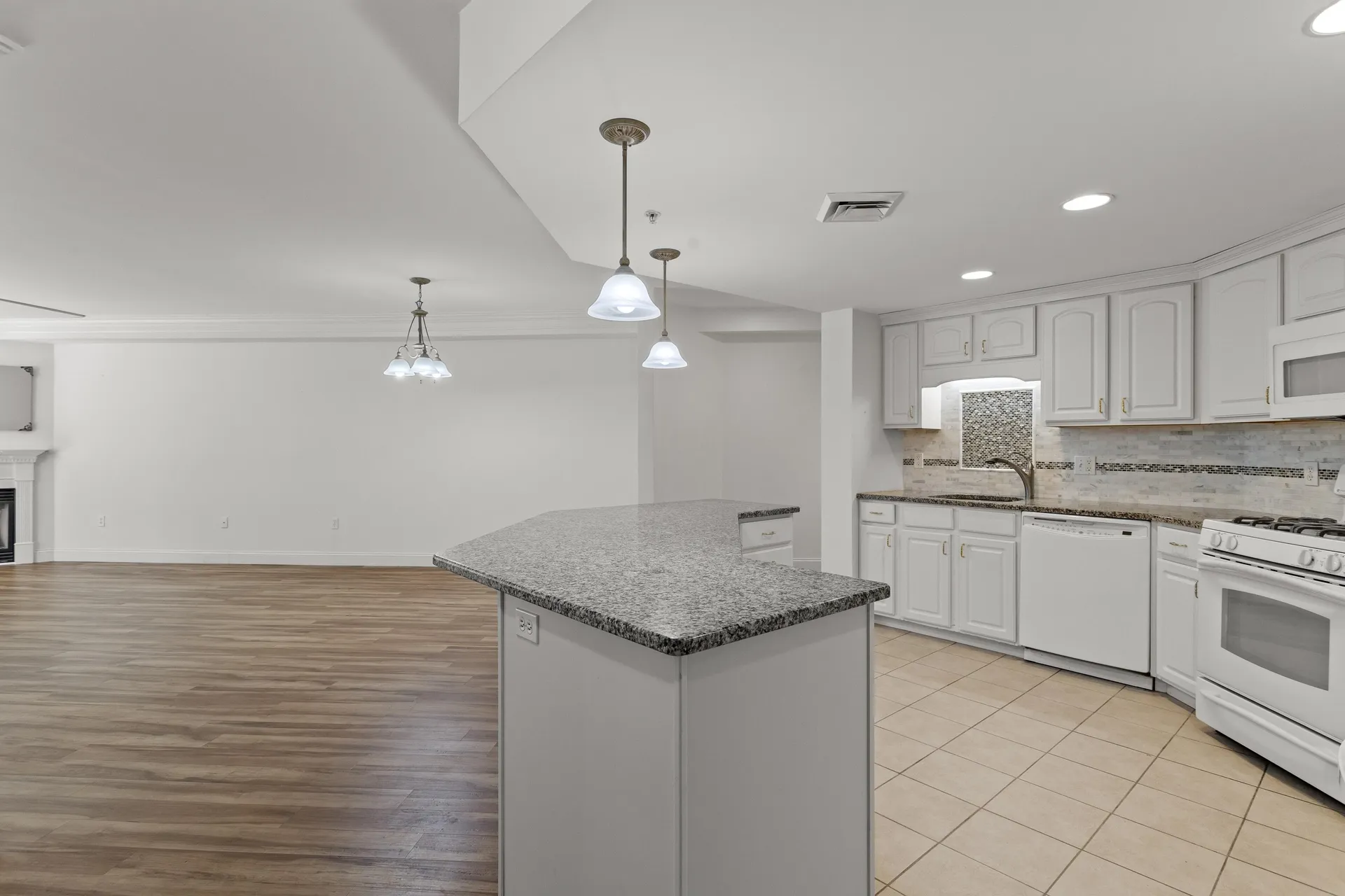 65 Hawthorne Drive Bedford NH 03110