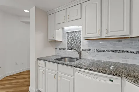 65 Hawthorne Drive Bedford NH 03110
