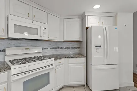 65 Hawthorne Drive Bedford NH 03110