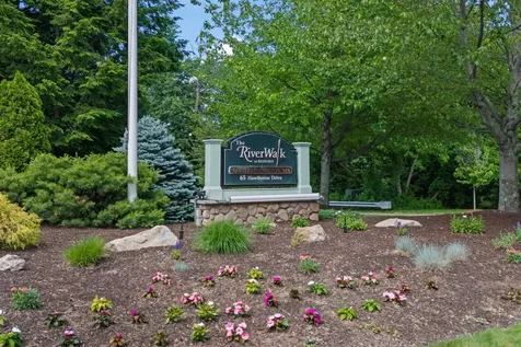 65 Hawthorne Drive Bedford NH 03110