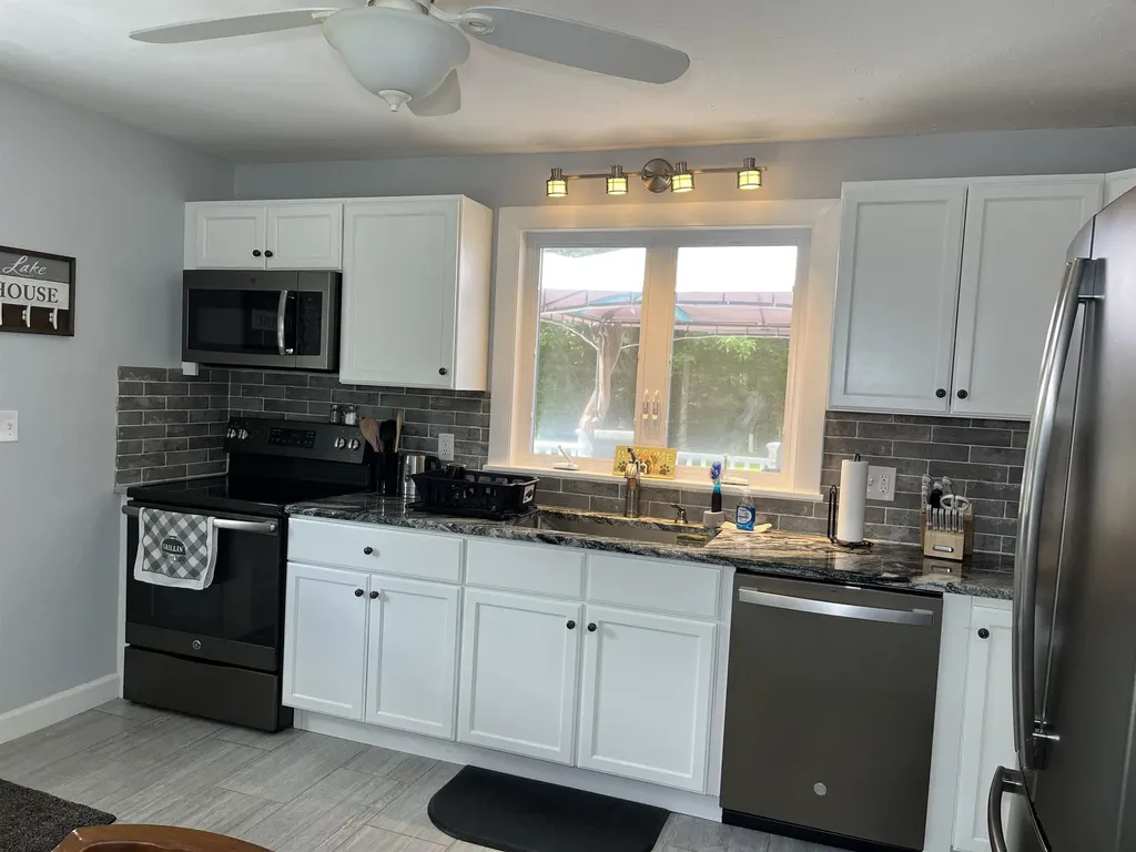 76 Woodside Drive Bridgewater NH 03222