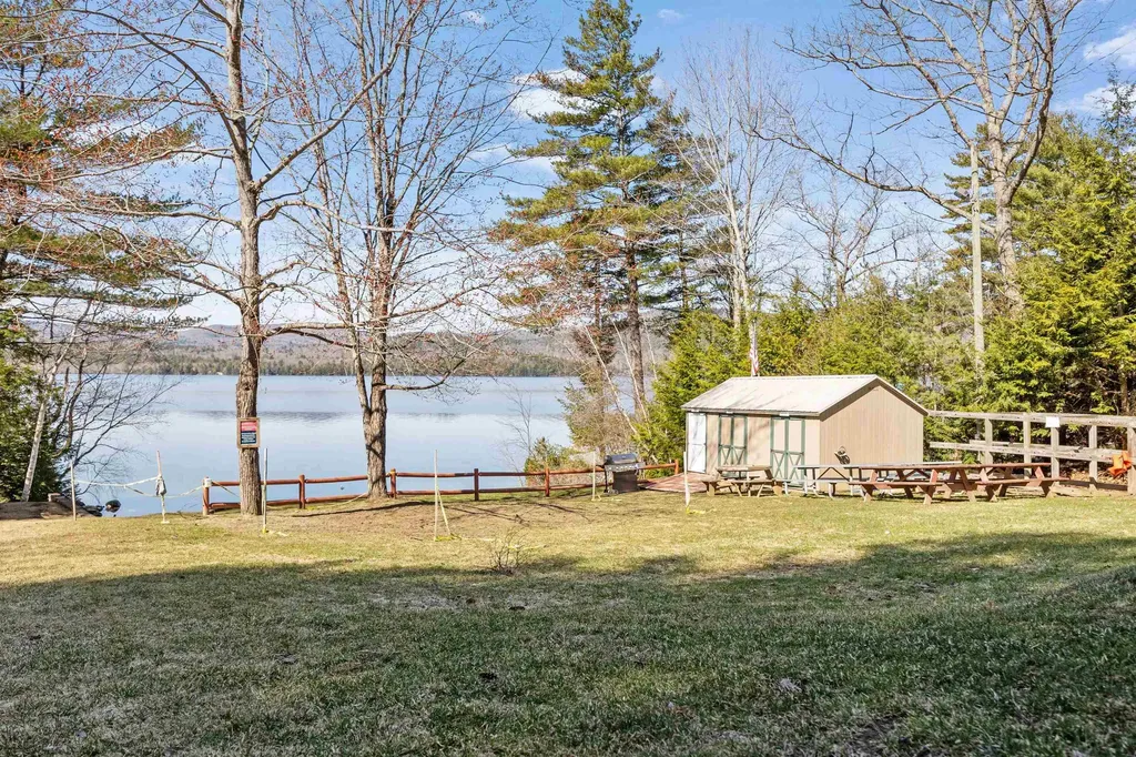 76 Woodside Drive Bridgewater NH 03222