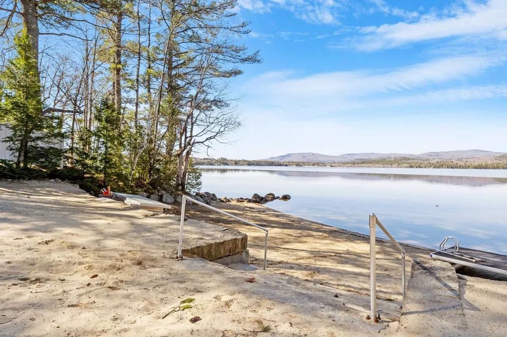 76 Woodside Drive Bridgewater NH 03222