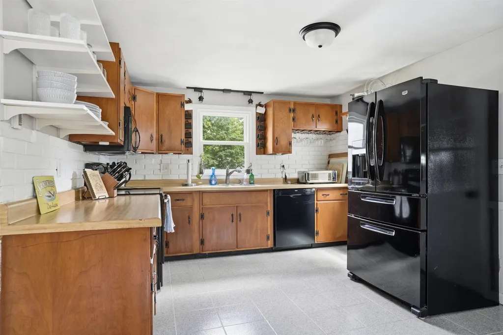 7 Wilmington Street Nashua NH 03062