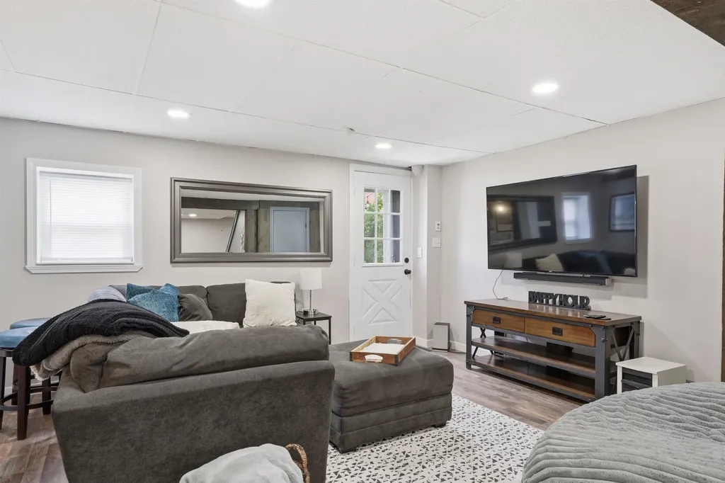 7 Wilmington Street Nashua NH 03062