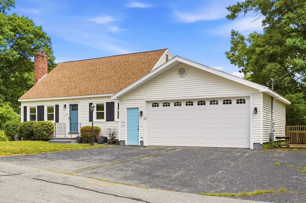 7 Wilmington Street Nashua NH 03062