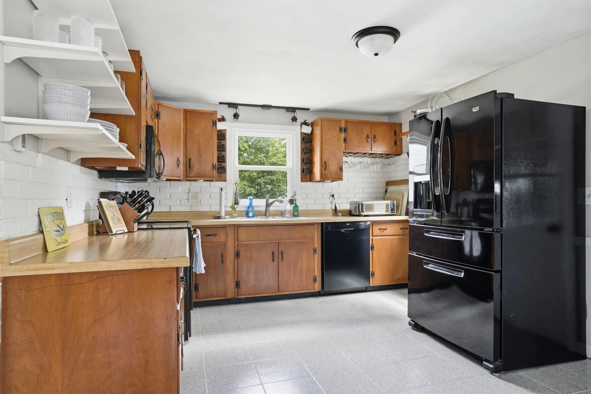 7 Wilmington Street Nashua NH 03062