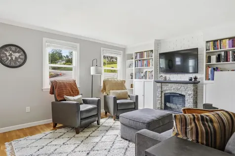 7 Wilmington Street Nashua NH 03062