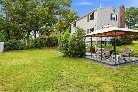 7 Wilmington Street Nashua NH 03062