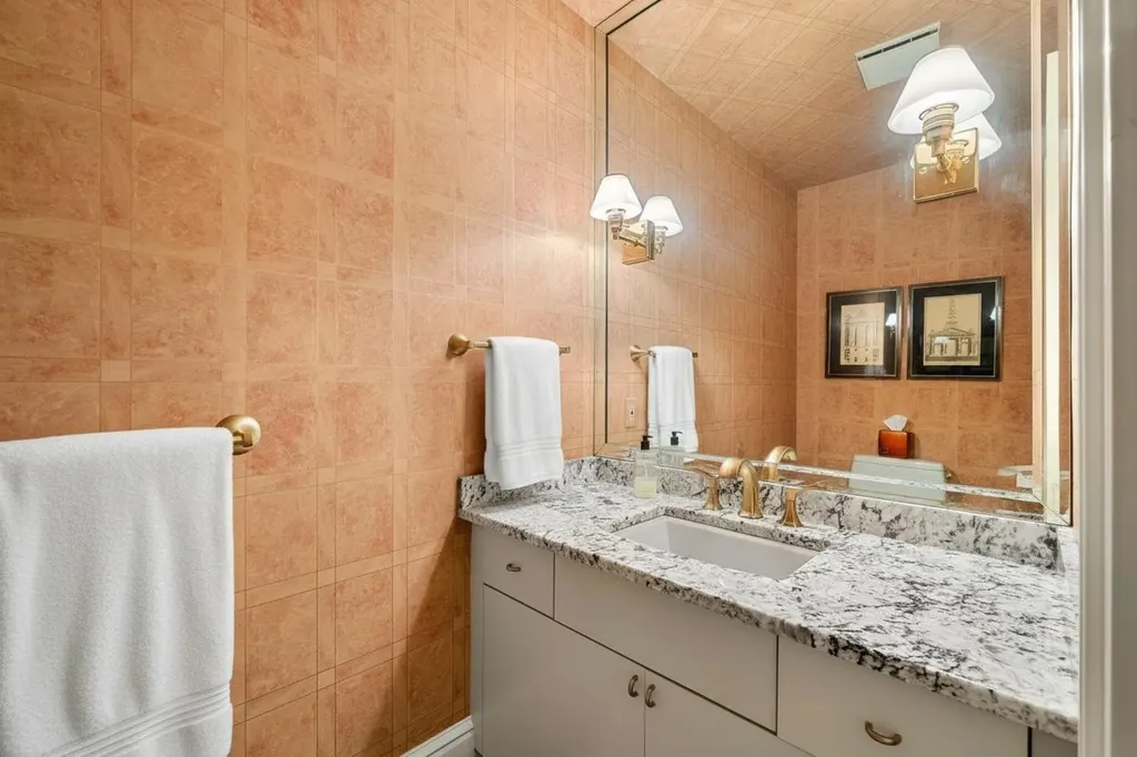56 Oak Drive Bedford NH 03110