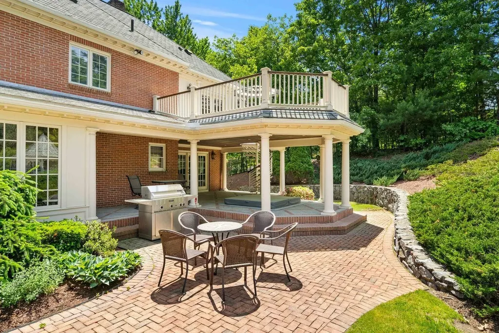 56 Oak Drive Bedford NH 03110